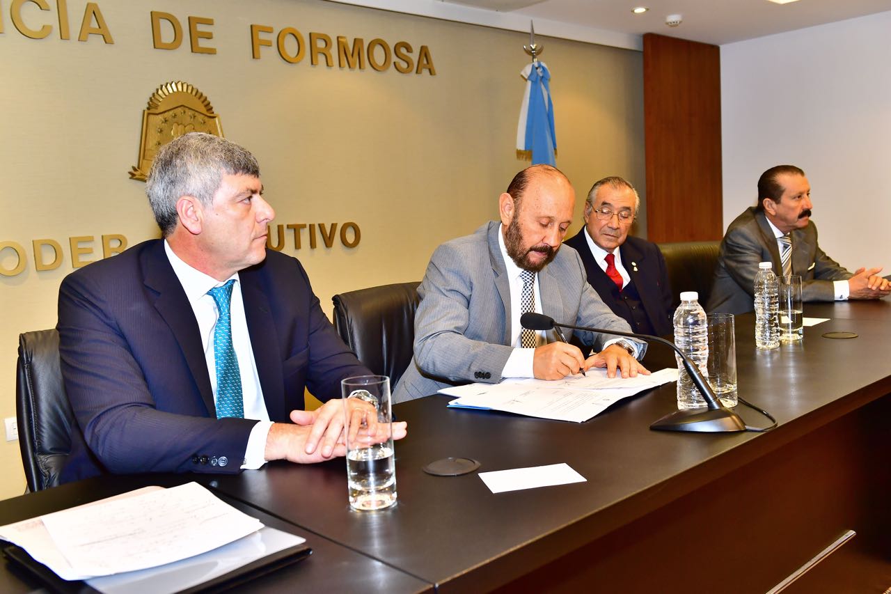 Insfrán activó obras de electrificación rural en vastas regiones del territorio