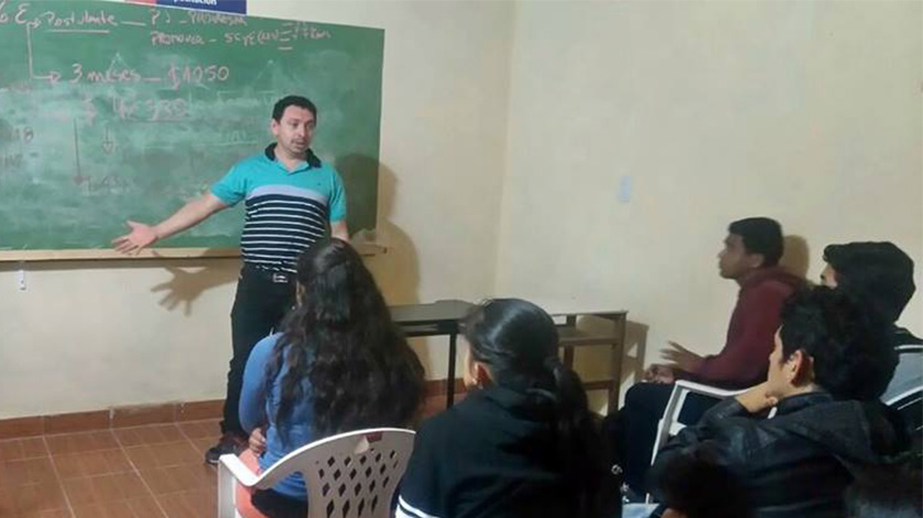 Las Lomitas: Importante curso de gestión empresarial para jóvenes