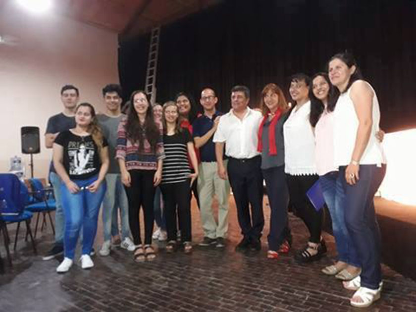 Macedo: Estudiantes de Literatura se lucieron en la Feria del Libro
