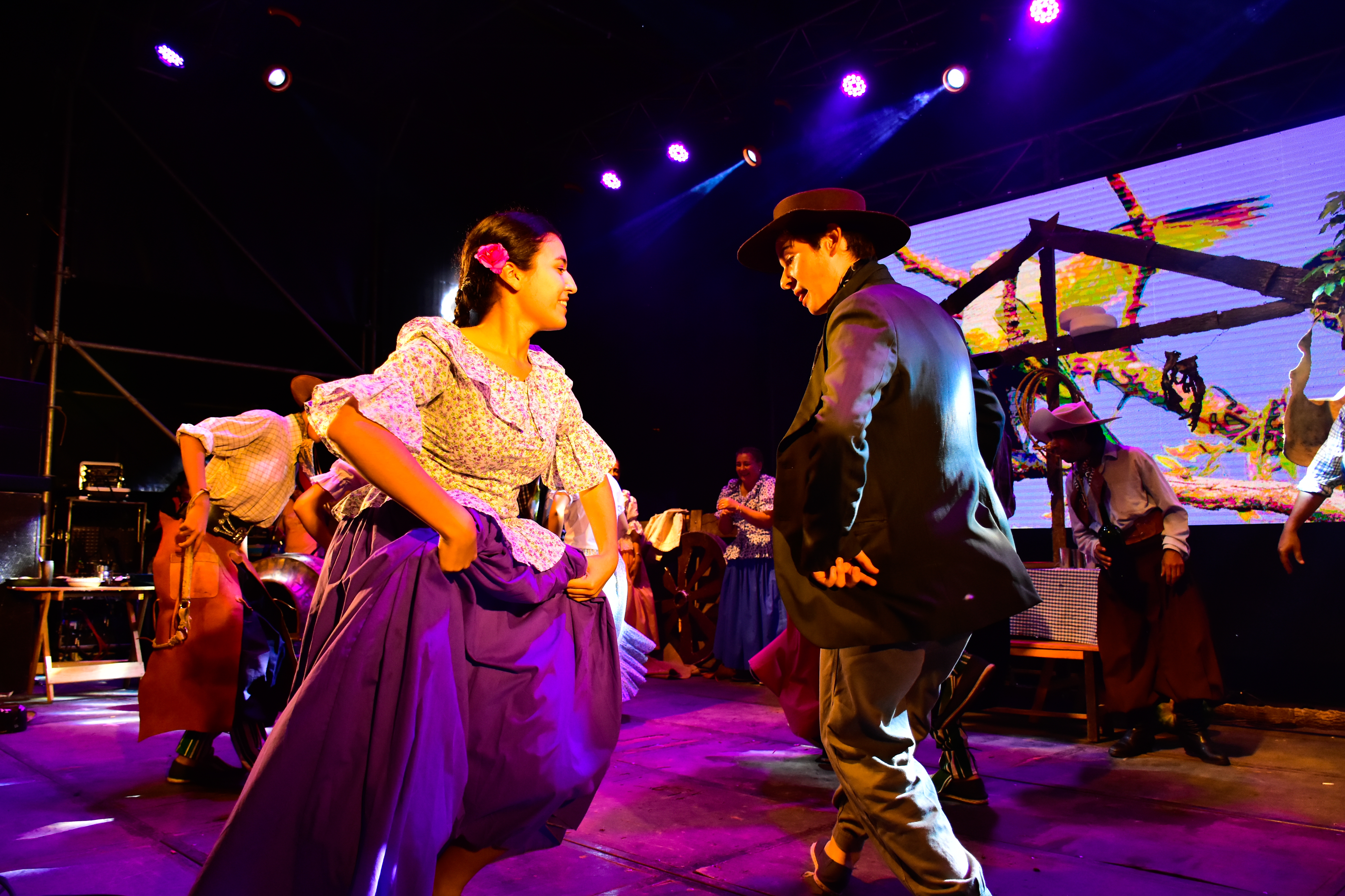 Las Lomitas vivió dos días de festival y actividades culturales para festejar sus 103 años