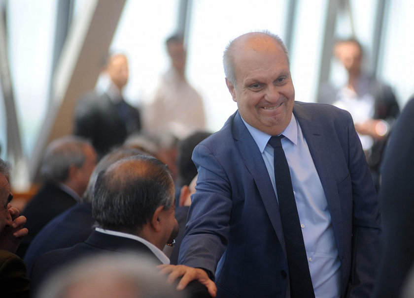 Lombardi abrió retiros voluntarios y quiere terminar con tres canales