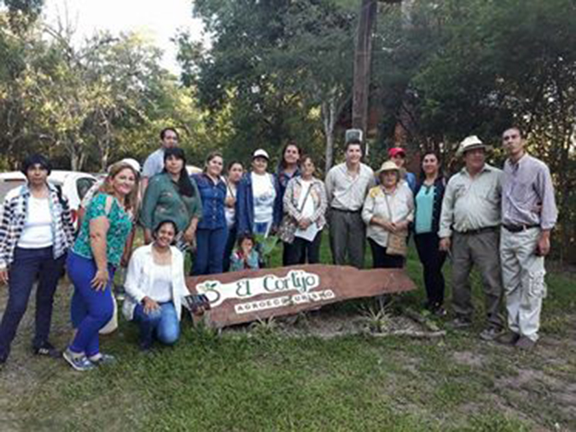Alumnos de turismo visitan cabañas en Herradura