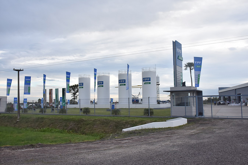 YPF inauguro imponente planta en el acceso norte