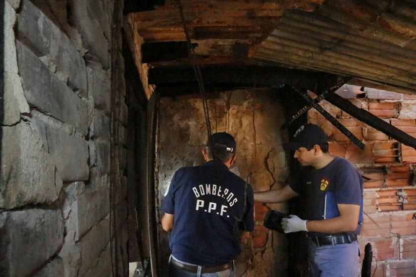 Tres niñas y su madre murieron calcinadas tras incendiarse su vivienda