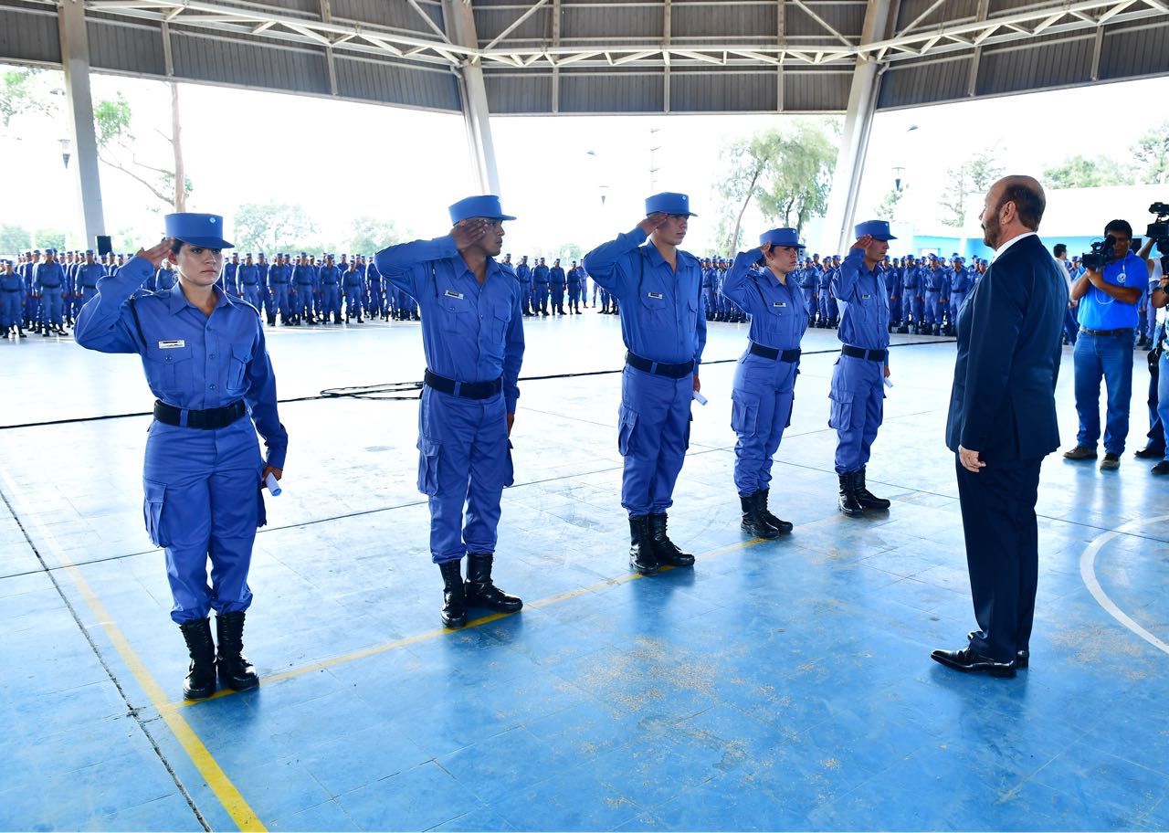 Insfrán encabezo acto de promoción de más de medio millar de agentes policiales