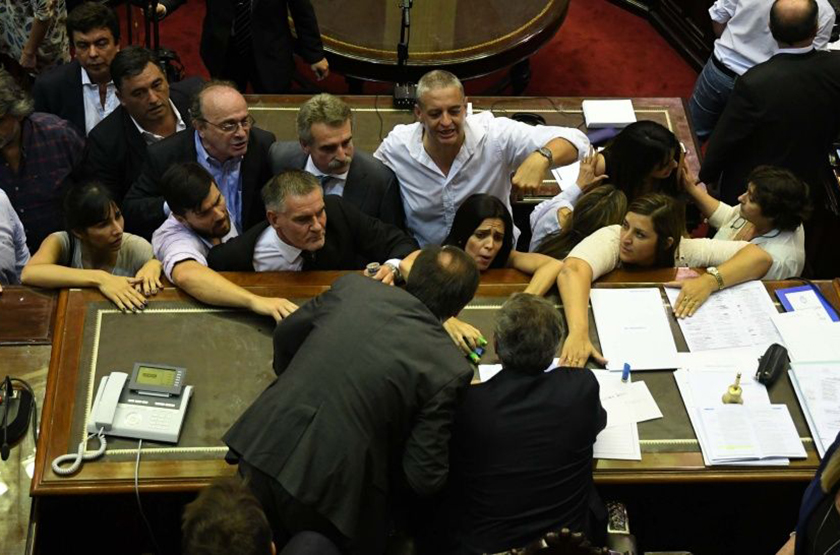 No habrá DNU: el Gobierno intentará sancionar la reforma el lunes