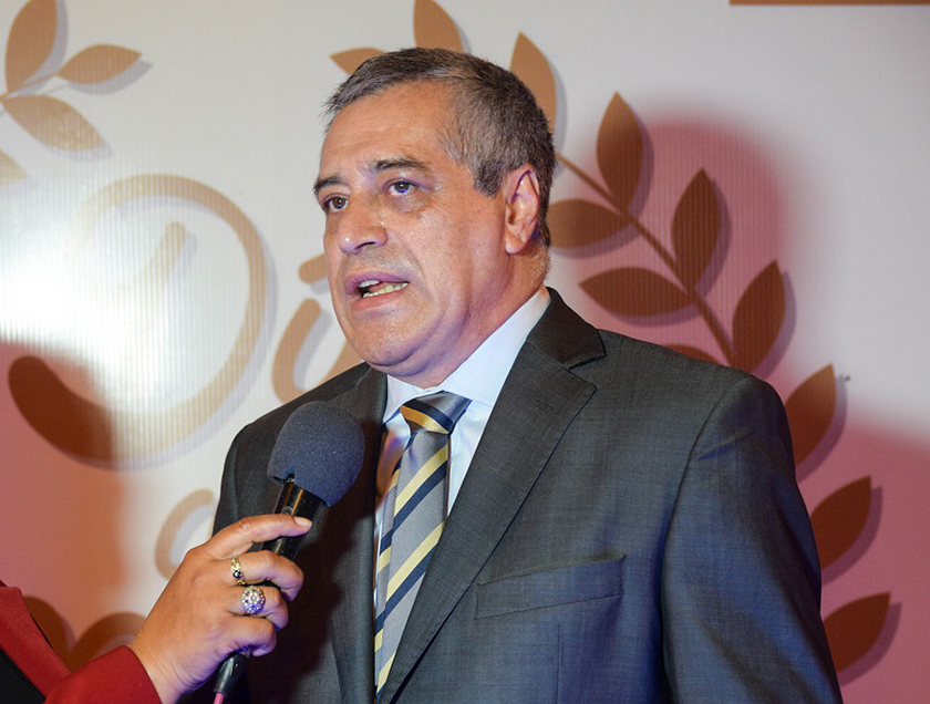 Saludo navideño del ministro Decima