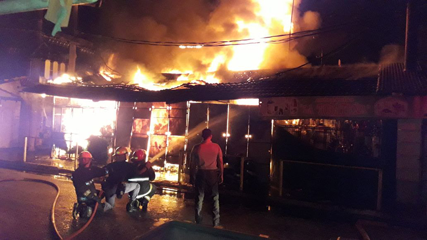 Incendio de varios locales del mercadito