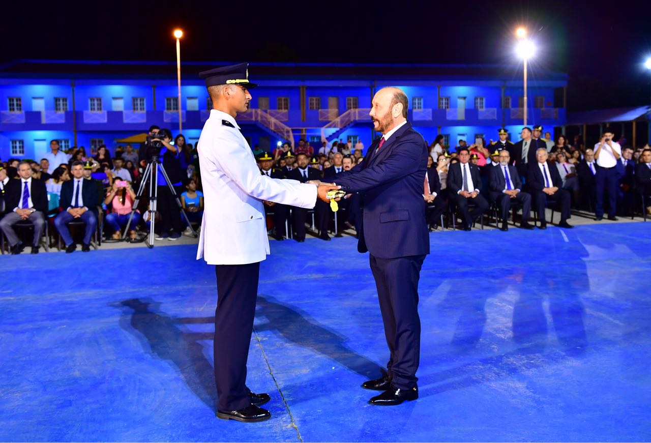 El gobernador Insfrán presidio acto promoción de nuevos oficiales policiales