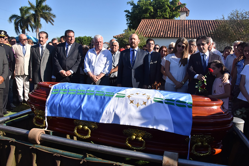 Capilla ardiente en Casa de Gobierno y la inhumación a primera hora de la tarde