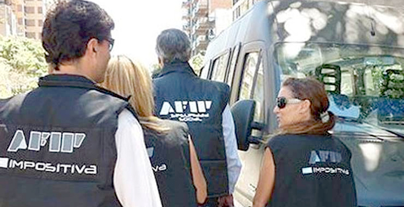 Avanzan dos causas por facturas falsas que involucran a una decena de gremios