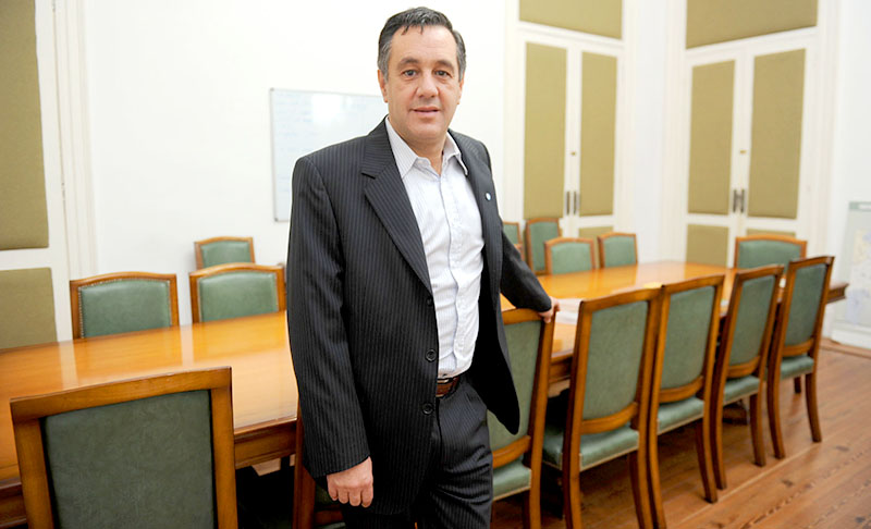 El Gobierno eliminó el instrumento para fijar el salario mínimo de los maestros