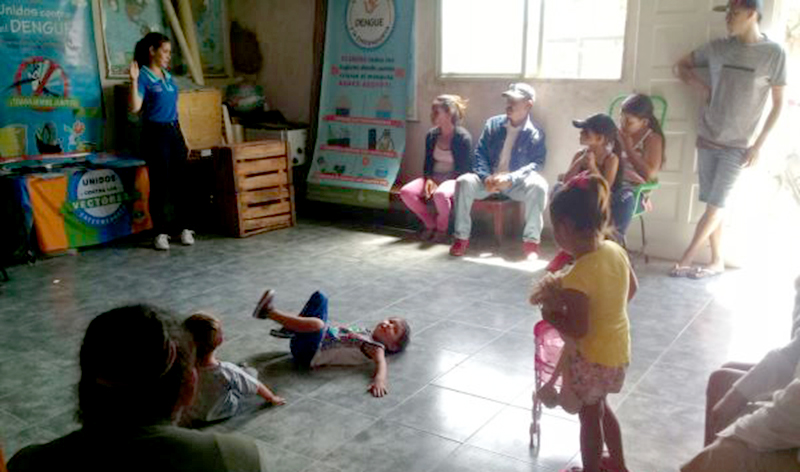 Charlas comunitarias sobre la prevención del dengue