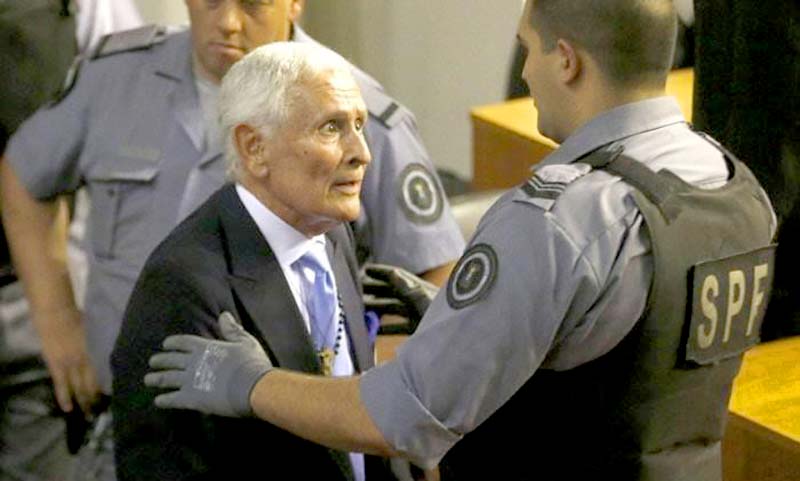 Presentaron un pedido para revocar la domiciliaria a Etchecolatz