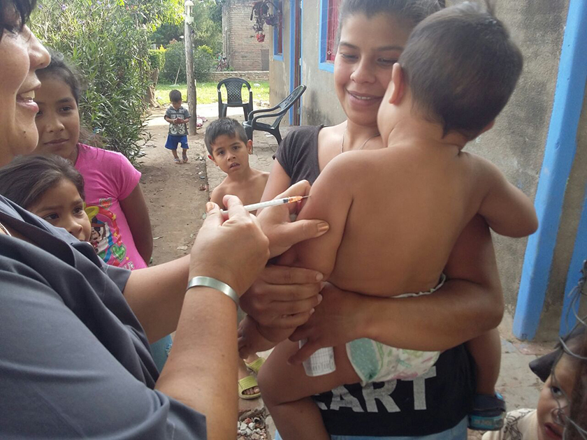 Servicios de salud casa por casa para los vecinos de Herradura