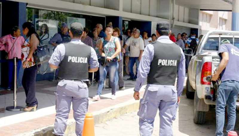 La Policía acentúa operativos de seguridad en entidades bancarias