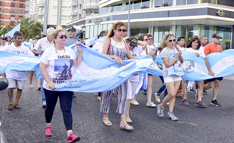 Familiares de los tripulantes del ARA San Juan se reunieron con Oscar Aguad