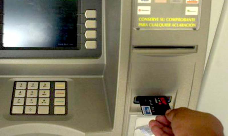 Por una falla, usan tu tarjeta de débito para vaciar tu cuenta: cómo prevenirlo