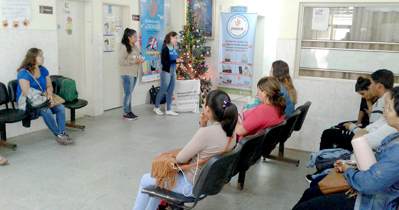 Charlas informativas sobre cómo evitar el dengue