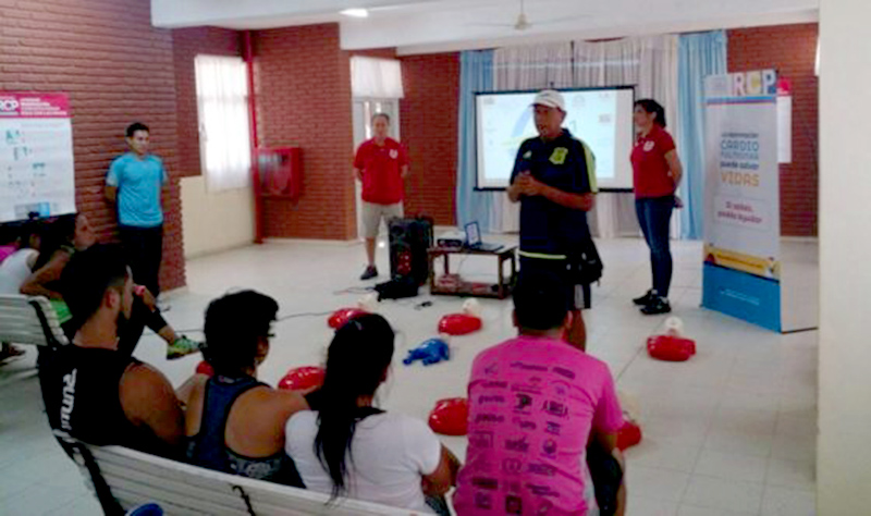 Capacitación a profesores de la colonia “Niños Felices”