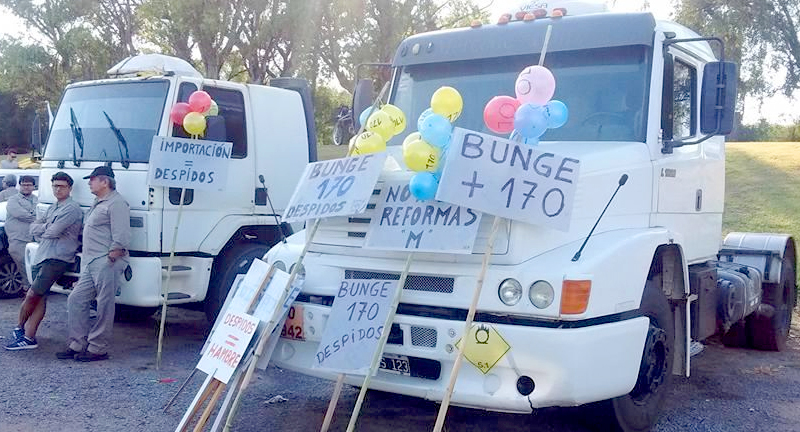 Marcha por la reincorporación de 170 empleados en una fábrica de Campana