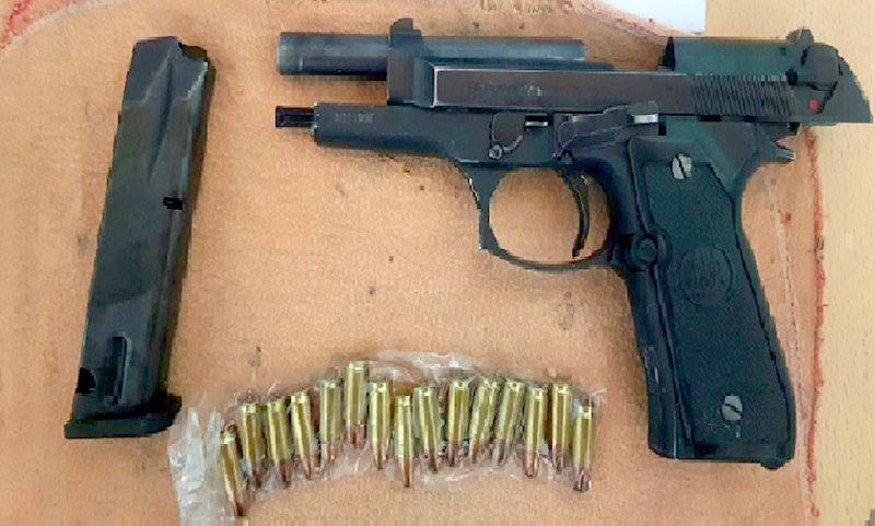 La Policía detuvo a dos sujetos con frondosos antecedentes que sustrajeron un arma de fuego