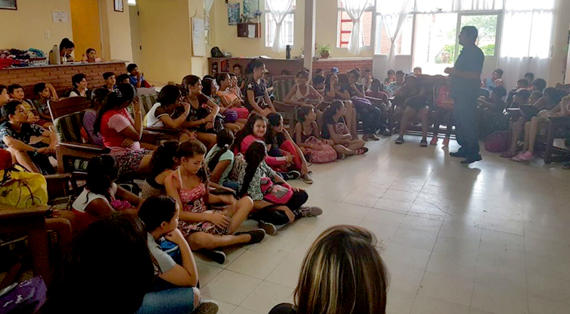 Promueven educación sexual en niños que asisten a la colonia de vacaciones