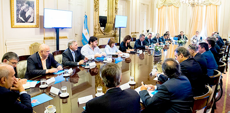 Los familiares de funcionarios deberán dejar sus cargos antes del 28 de febrero