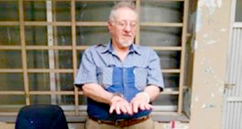 El hombre que baleó a un vecino en la fila del súper tenía un arsenal en su casa