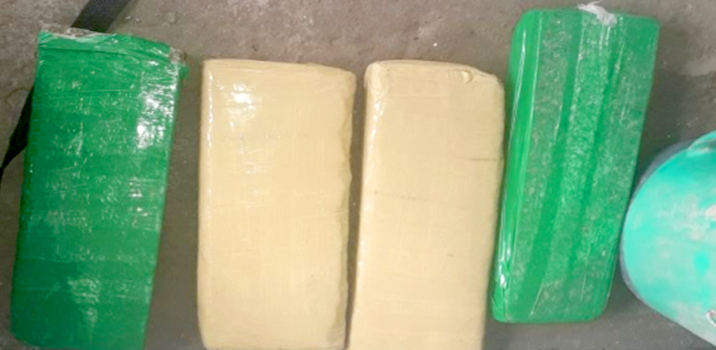 Un hombre terminó detenido por llevar más de tres kilos de marihuana en su mochila