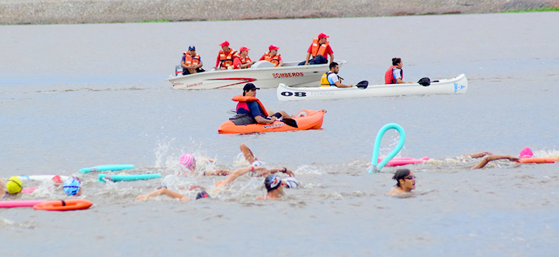 Emocionante encuentro de natación en aguas abiertas
