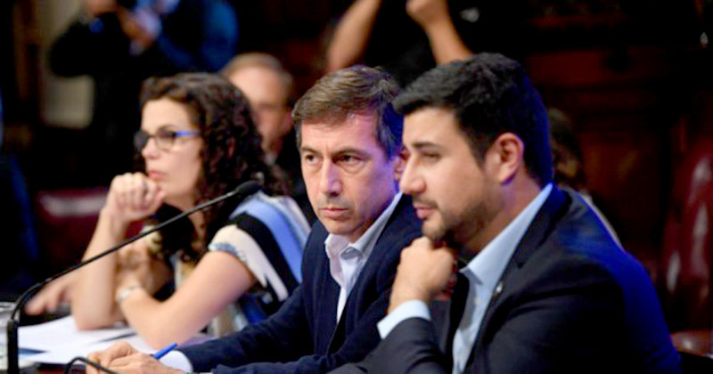 Cambiemos aprobó en comisión el megadecreto, pero enviará tres leyes para que no se lo anulen