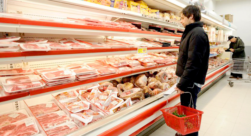 Supermercados acusan a los proveedores de carnes por no bajar precios tras rebaja del IVA