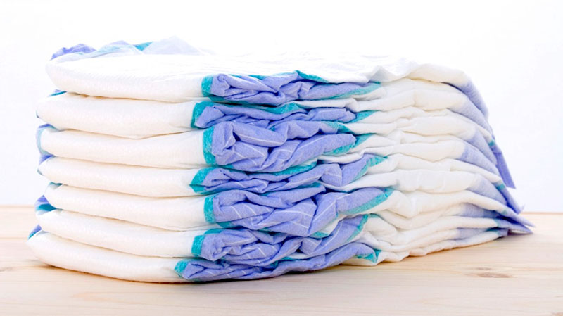 Prohíben el uso y comercialización de una marca de pañales para adultos