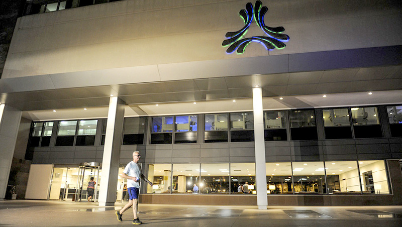 Allanaron el Sanatorio de la Trinidad por la muerte de Débora Pérez Volpin