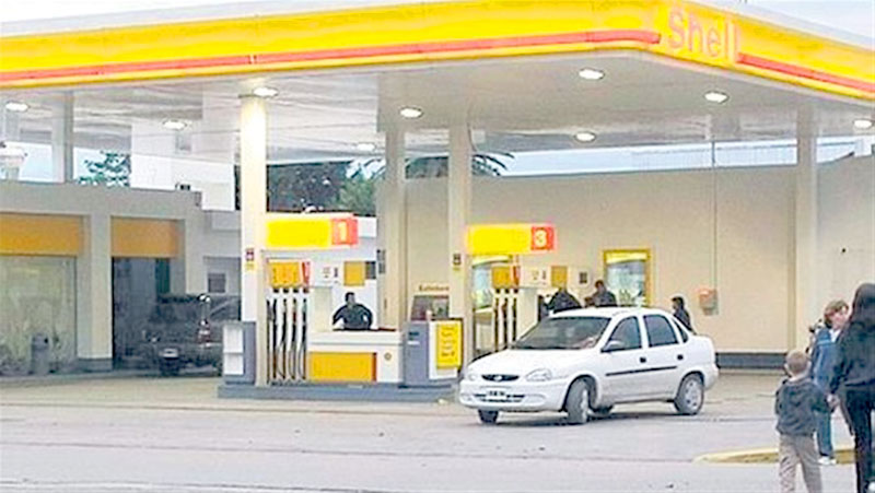 Golpe al bolsillo: al igual que YPF ayer, Shell subió hoy el precio de sus combustibles