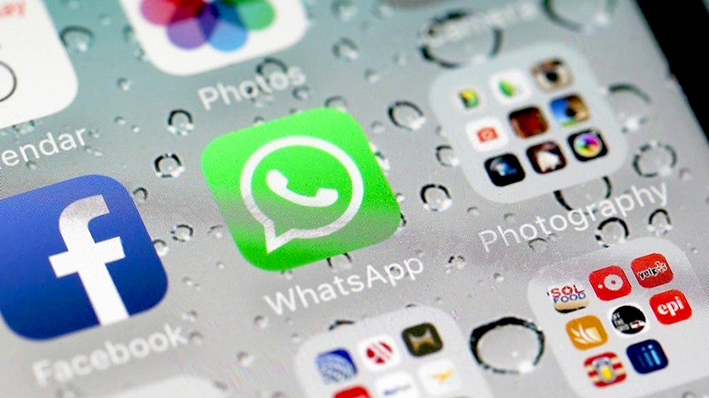 Trucos para escuchar un mensaje de voz de WhatsApp sin ser detectado