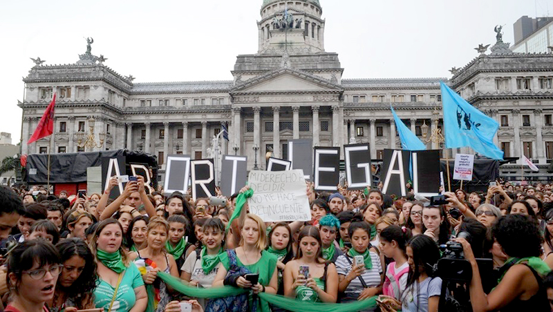 Luz verde y “libertad de conciencia” para debatir sobre el aborto en el Congreso