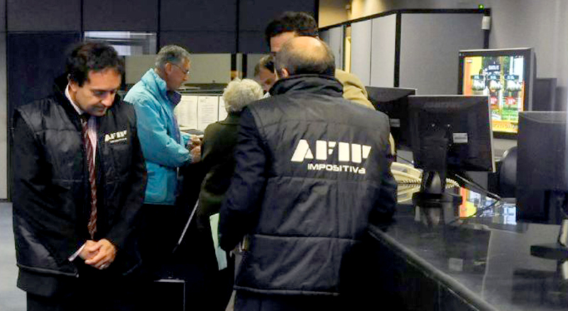 Allanamientos y detenciones por la filtración de datos del blanqueo