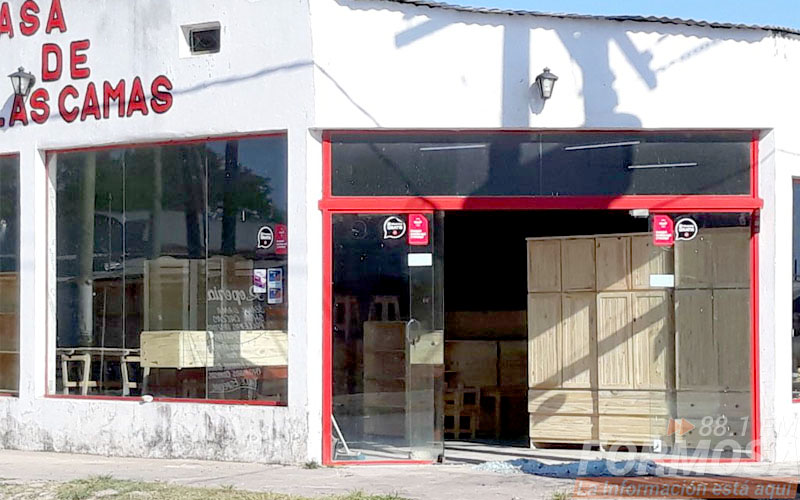 Vecino de C5: “Reparar el blindex me cuesta $10.00 de entrada y no tengo nada que ver con los reclamos”