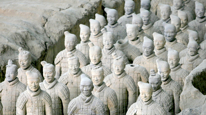 Un joven rompió y robó parte de una estatua milenaria mientras se tomaba una selfie