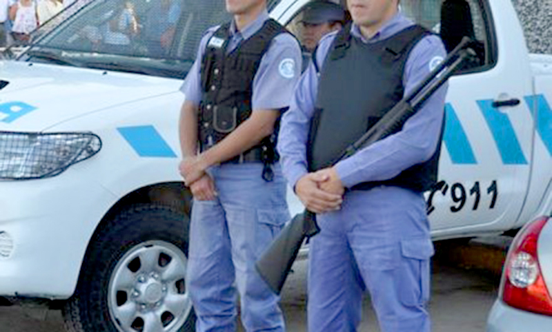 La Policía constató locales que vendían bebidas alcohólicas de madrugada y fueron clausurados