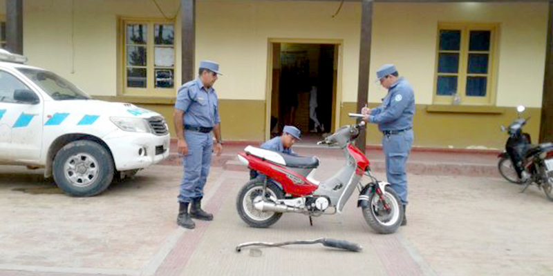 La Policía recupero una motocicleta y detuvo a un joven que pretendió sustraer otra