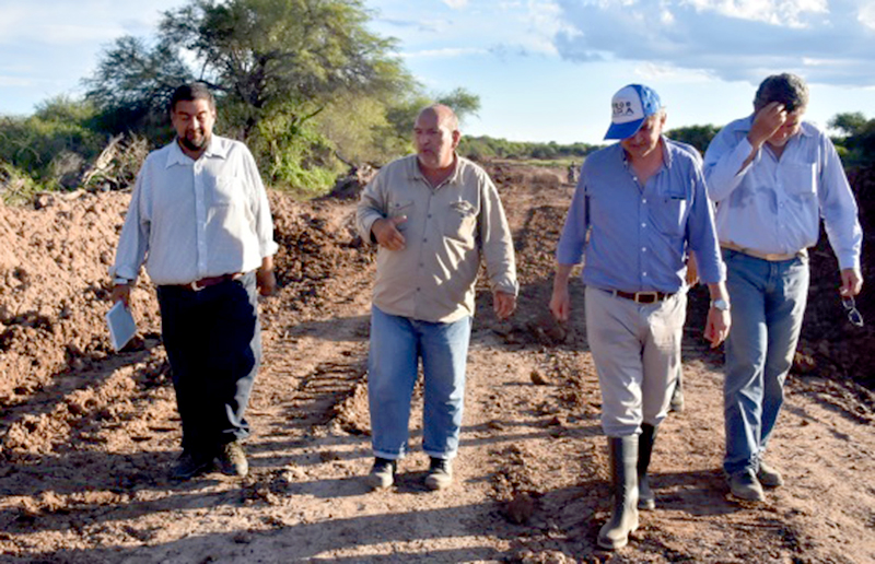 Preventivamente evacuan a más familias ante crecida descomunal del rio Pilcomayo