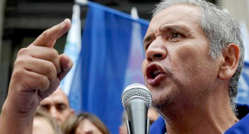 El secretario general de los bancarios amenazó con parar dos meses: “Se les incendia el país”