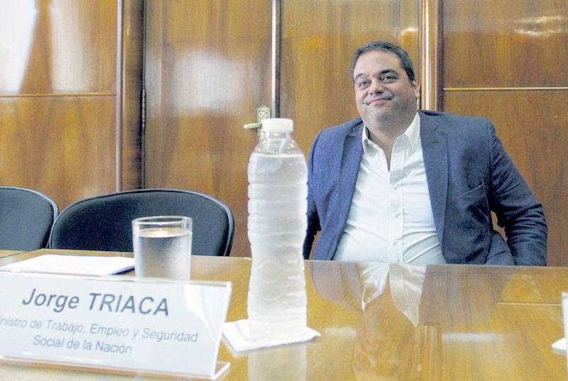 Solo un puñado de parientes de ministros dejan la función pública