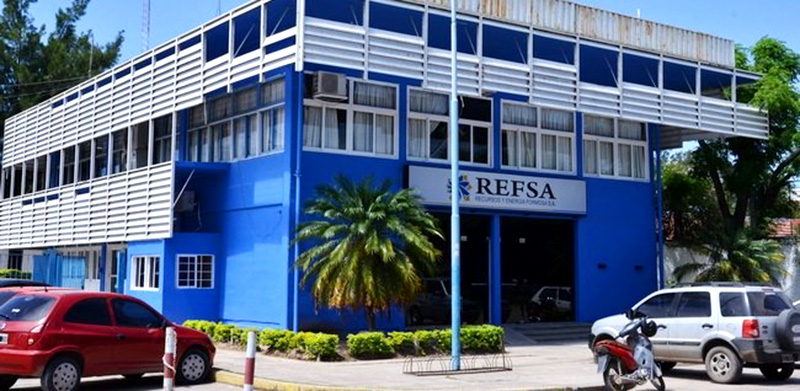 Amenazó con una pistola a un empleado de Refsa