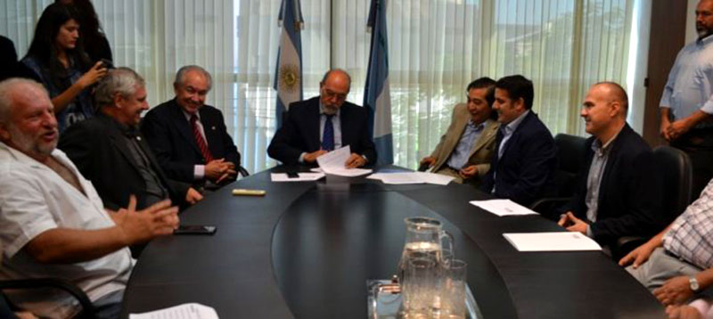 El gobierno trabaja en crear sociedad fiduciaria como herramienta crediticia