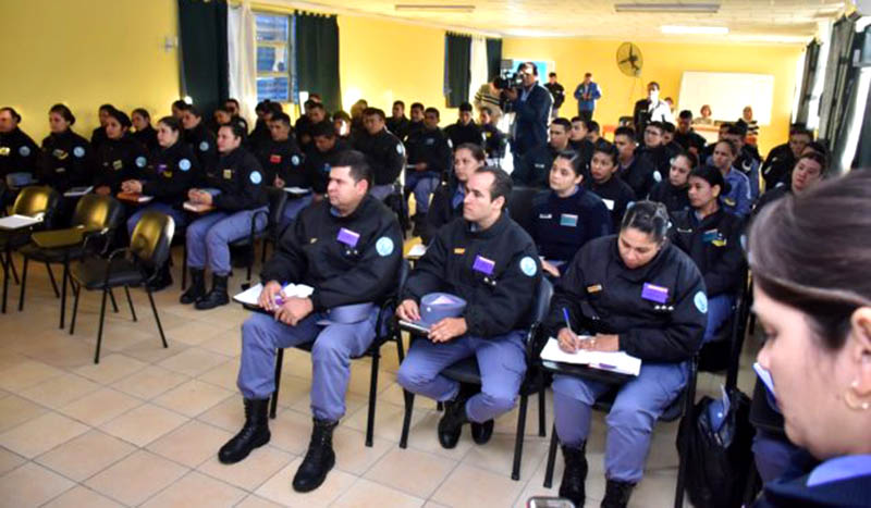 Capacitación de comunicación efectiva en las fuerzas policiales