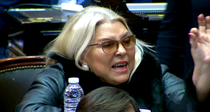 Carrió no para y ahora acusó a los diputados de “manipular los votos” por el aborto